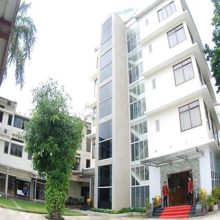 Holiday Hotel Yangon Esterno foto